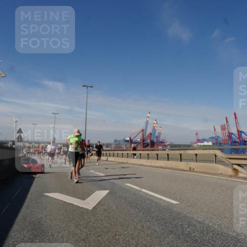 03.10.2025 - Köhlbrandbrückenlauf Matties Gatica Varas http://msf.ph/oto/8992768 03.10.2025 12:44:58 Position 2  meine-sportfotos.de