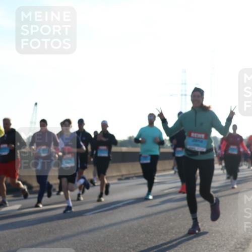 03.10.2025 - Köhlbrandbrückenlauf Luisa Fischer http://msf.ph/oto/8992772 03.10.2025 10:18:31 Position 3  meine-sportfotos.de