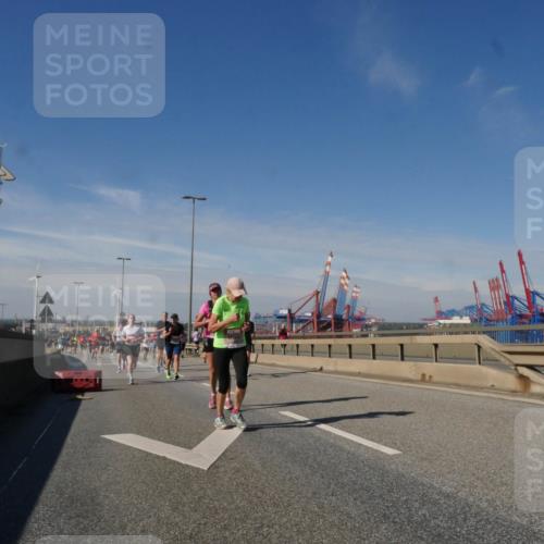 03.10.2025 - Köhlbrandbrückenlauf Matties Gatica Varas http://msf.ph/oto/8992775 03.10.2025 12:44:59 Position 2  meine-sportfotos.de