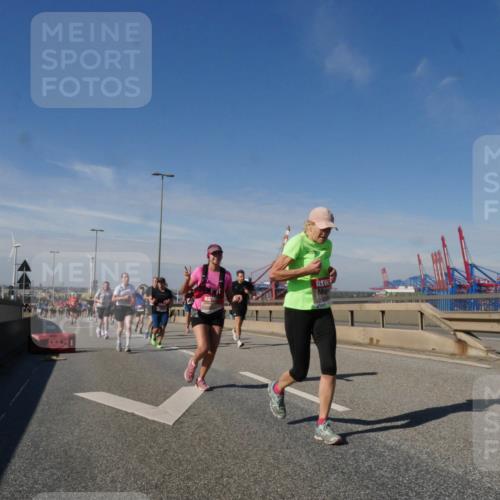03.10.2025 - Köhlbrandbrückenlauf Matties Gatica Varas http://msf.ph/oto/8992783 03.10.2025 12:45:00 Position 2  meine-sportfotos.de