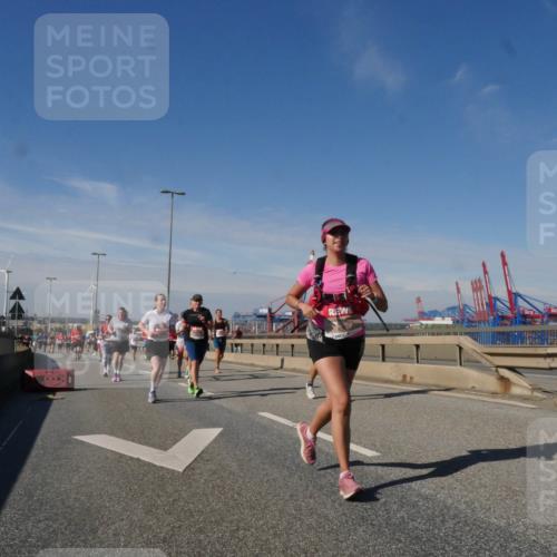 03.10.2025 - Köhlbrandbrückenlauf Matties Gatica Varas http://msf.ph/oto/8992790 03.10.2025 12:45:01 Position 2  meine-sportfotos.de