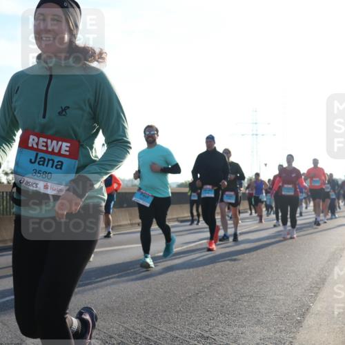 03.10.2025 - Köhlbrandbrückenlauf Luisa Fischer http://msf.ph/oto/8992792 03.10.2025 10:18:33 Position 3 3580 meine-sportfotos.de