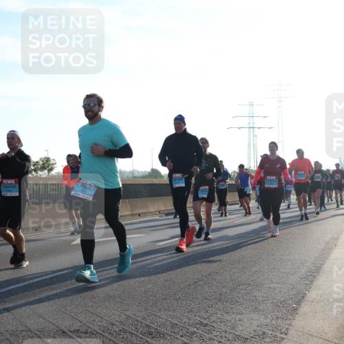 03.10.2025 - Köhlbrandbrückenlauf Luisa Fischer http://msf.ph/oto/8992799 03.10.2025 10:18:33 Position 3 1764, 2077 meine-sportfotos.de