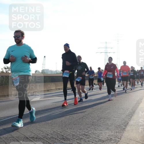 03.10.2025 - Köhlbrandbrückenlauf Luisa Fischer http://msf.ph/oto/8992802 03.10.2025 10:18:34 Position 3 1764, 2077 meine-sportfotos.de