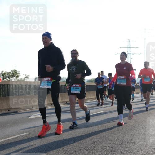 03.10.2025 - Köhlbrandbrückenlauf Luisa Fischer http://msf.ph/oto/8992807 03.10.2025 10:18:34 Position 3 3706, 1390, 1591 meine-sportfotos.de