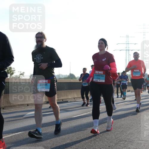 03.10.2025 - Köhlbrandbrückenlauf Luisa Fischer http://msf.ph/oto/8992814 03.10.2025 10:18:35 Position 3 3706, 1390, 1591, 1973 meine-sportfotos.de