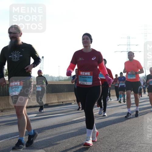 03.10.2025 - Köhlbrandbrückenlauf Luisa Fischer http://msf.ph/oto/8992819 03.10.2025 10:18:35 Position 3 1390, 1591, 3216 meine-sportfotos.de