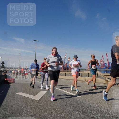 03.10.2025 - Köhlbrandbrückenlauf Matties Gatica Varas http://msf.ph/oto/8992823 03.10.2025 12:45:05 Position 2  meine-sportfotos.de