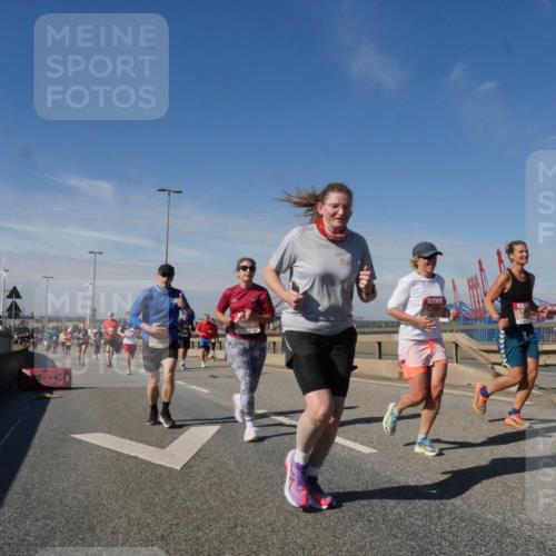 03.10.2025 - Köhlbrandbrückenlauf Matties Gatica Varas http://msf.ph/oto/8992829 03.10.2025 12:45:06 Position 2  meine-sportfotos.de