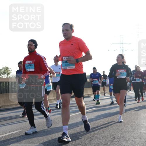 03.10.2025 - Köhlbrandbrückenlauf Luisa Fischer http://msf.ph/oto/8992834 03.10.2025 10:18:37 Position 3 3216, 1973, 155 meine-sportfotos.de