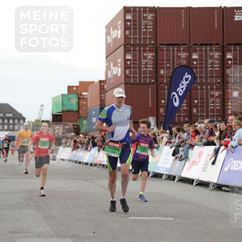 03.10.2025 - Köhlbrandbrückenlauf Yannick Fuchs http://msf.ph/oto/8992844 03.10.2025 16:03:43 Ziel 7409, 8980, 8981, 9484, 9666, 9730 meine-sportfotos.de
