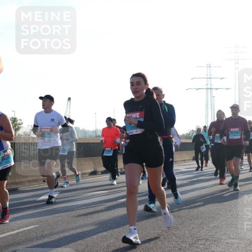 03.10.2025 - Köhlbrandbrückenlauf Luisa Fischer http://msf.ph/oto/8992845 03.10.2025 10:18:38 Position 3 1531, 2155 meine-sportfotos.de