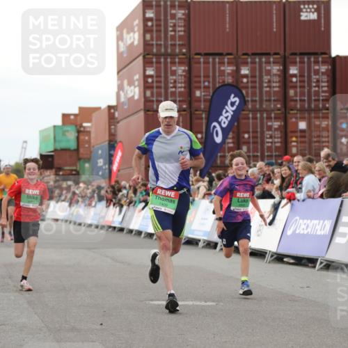 03.10.2025 - Köhlbrandbrückenlauf Yannick Fuchs http://msf.ph/oto/8992863 03.10.2025 16:03:44 Ziel 7409, 8980, 8981, 9484, 9730 meine-sportfotos.de