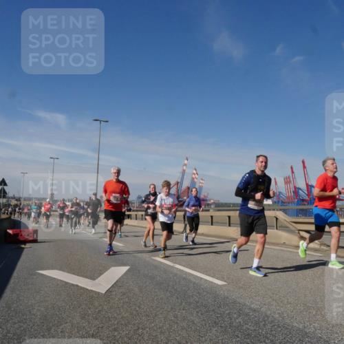 03.10.2025 - Köhlbrandbrückenlauf Matties Gatica Varas http://msf.ph/oto/8992873 03.10.2025 12:45:11 Position 2  meine-sportfotos.de