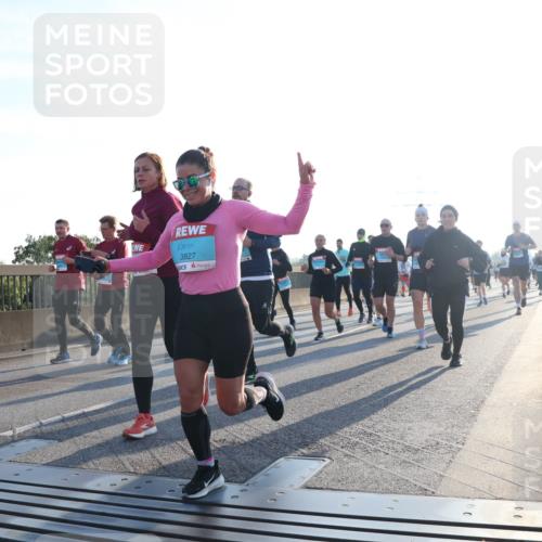 03.10.2025 - Köhlbrandbrückenlauf Luisa Fischer http://msf.ph/oto/8992883 03.10.2025 10:18:42 Position 3 3827 meine-sportfotos.de