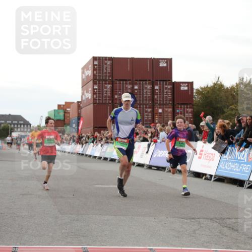 03.10.2025 - Köhlbrandbrückenlauf Yannick Fuchs http://msf.ph/oto/8992884 03.10.2025 16:03:45 Ziel 7409, 8980, 8981, 9484, 9730 meine-sportfotos.de