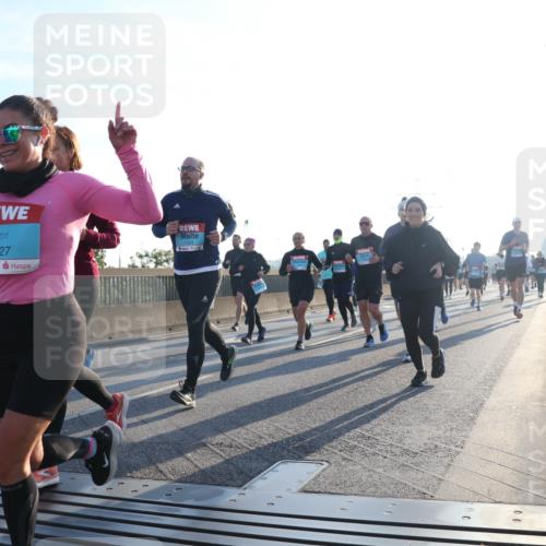 03.10.2025 - Köhlbrandbrückenlauf Luisa Fischer http://msf.ph/oto/8992886 03.10.2025 10:18:42 Position 3 3827 meine-sportfotos.de