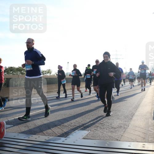 03.10.2025 - Köhlbrandbrückenlauf Luisa Fischer http://msf.ph/oto/8992888 03.10.2025 10:18:42 Position 3 00 meine-sportfotos.de