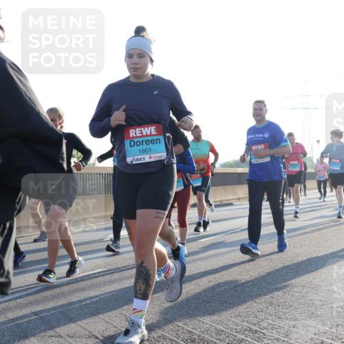 03.10.2025 - Köhlbrandbrückenlauf Luisa Fischer http://msf.ph/oto/8992898 03.10.2025 10:18:43 Position 3 1801 meine-sportfotos.de