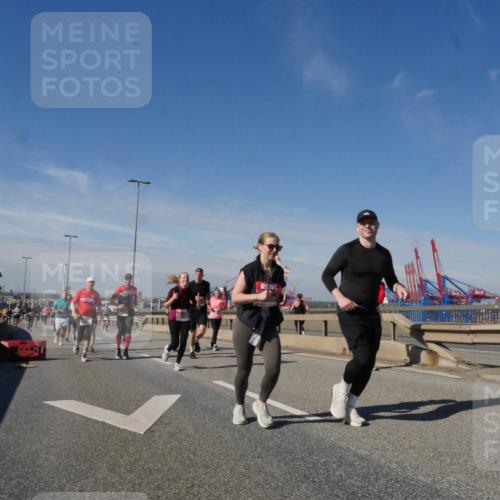 03.10.2025 - Köhlbrandbrückenlauf Matties Gatica Varas http://msf.ph/oto/8992913 03.10.2025 12:45:16 Position 2  meine-sportfotos.de