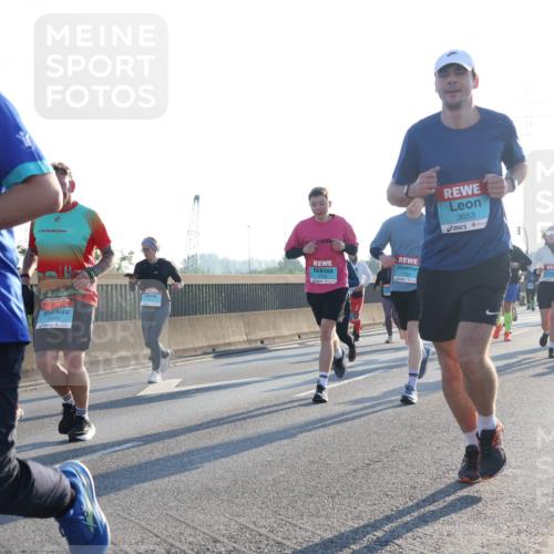03.10.2025 - Köhlbrandbrückenlauf Luisa Fischer http://msf.ph/oto/8992914 03.10.2025 10:18:45 Position 3 2, 1573, 1753, 3653 meine-sportfotos.de