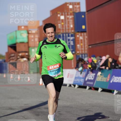 03.10.2025 - Köhlbrandbrückenlauf Michael Burmester http://msf.ph/oto/8992915 03.10.2025 09:52:55 Ziel 1035, 2705, 3629 meine-sportfotos.de