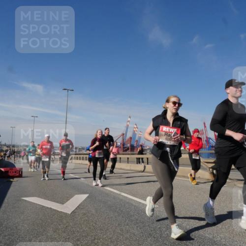 03.10.2025 - Köhlbrandbrückenlauf Matties Gatica Varas http://msf.ph/oto/8992917 03.10.2025 12:45:16 Position 2 6217, 118 meine-sportfotos.de