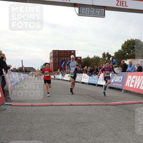 03.10.2025 - Köhlbrandbrückenlauf Yannick Fuchs http://msf.ph/oto/8992918 03.10.2025 16:03:45 Ziel 7409, 8980, 8981, 9484, 9730 meine-sportfotos.de