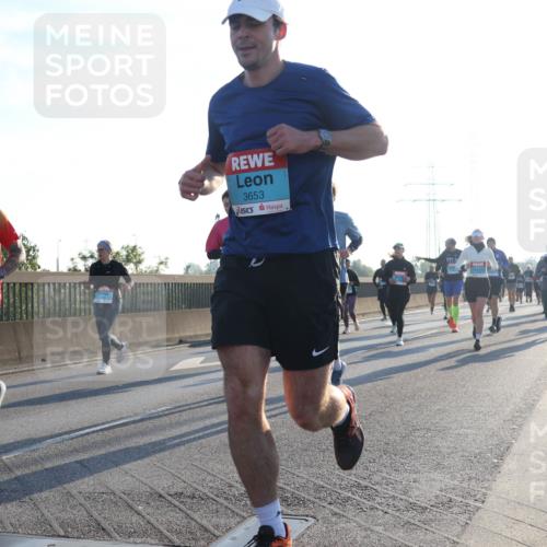03.10.2025 - Köhlbrandbrückenlauf Luisa Fischer http://msf.ph/oto/8992921 03.10.2025 10:18:46 Position 3 2, 3653, 1573 meine-sportfotos.de