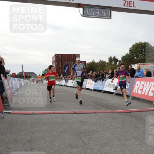 03.10.2025 - Köhlbrandbrückenlauf Yannick Fuchs http://msf.ph/oto/8992924 03.10.2025 16:03:45 Ziel 7409, 8980, 8981, 9484, 9730 meine-sportfotos.de