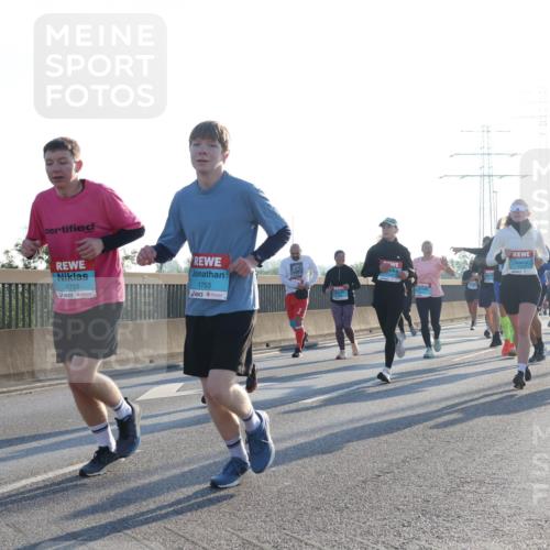 03.10.2025 - Köhlbrandbrückenlauf Luisa Fischer http://msf.ph/oto/8992929 03.10.2025 10:18:46 Position 3 1755, 1753 meine-sportfotos.de