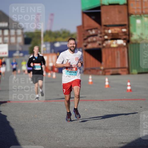 03.10.2025 - Köhlbrandbrückenlauf Michael Burmester http://msf.ph/oto/8992933 03.10.2025 09:53:06 Ziel 3618 meine-sportfotos.de