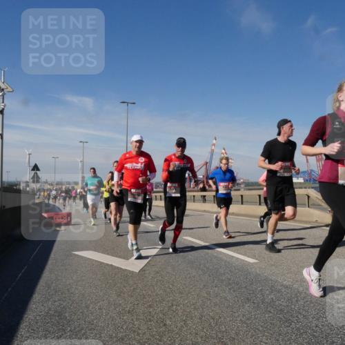 03.10.2025 - Köhlbrandbrückenlauf Matties Gatica Varas http://msf.ph/oto/8992934 03.10.2025 12:45:18 Position 2 5889 meine-sportfotos.de