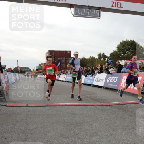 03.10.2025 - Köhlbrandbrückenlauf Yannick Fuchs http://msf.ph/oto/8992941 03.10.2025 16:03:46 Ziel 7409, 8980, 8981, 9405, 9730, 9746 meine-sportfotos.de