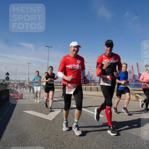 03.10.2025 - Köhlbrandbrückenlauf Matties Gatica Varas http://msf.ph/oto/8992943 03.10.2025 12:45:19 Position 2 6432, 8428 meine-sportfotos.de