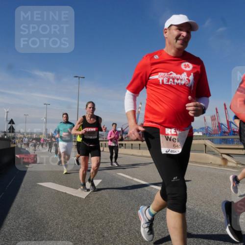 03.10.2025 - Köhlbrandbrückenlauf Matties Gatica Varas http://msf.ph/oto/8992946 03.10.2025 12:45:19 Position 2 643 meine-sportfotos.de