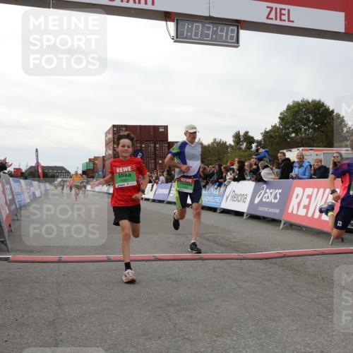 03.10.2025 - Köhlbrandbrückenlauf Yannick Fuchs http://msf.ph/oto/8992947 03.10.2025 16:03:46 Ziel 7409, 8980, 8981, 9405, 9730, 9746 meine-sportfotos.de
