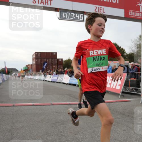 03.10.2025 - Köhlbrandbrückenlauf Yannick Fuchs http://msf.ph/oto/8992978 03.10.2025 16:03:46 Ziel 7409, 8980, 8981, 9405, 9730, 9746 meine-sportfotos.de