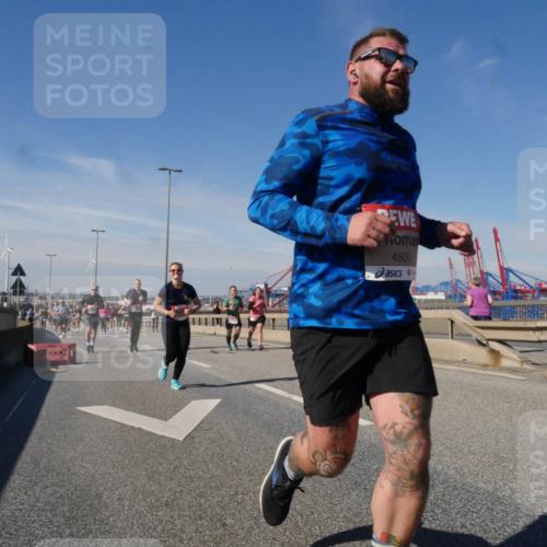 03.10.2025 - Köhlbrandbrückenlauf Matties Gatica Varas http://msf.ph/oto/8992979 03.10.2025 12:45:23 Position 2 4501 meine-sportfotos.de