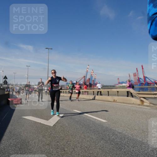 03.10.2025 - Köhlbrandbrückenlauf Matties Gatica Varas http://msf.ph/oto/8992983 03.10.2025 12:45:23 Position 2  meine-sportfotos.de