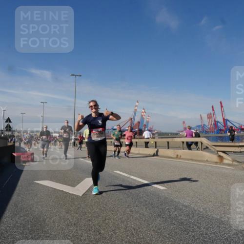 03.10.2025 - Köhlbrandbrückenlauf Matties Gatica Varas http://msf.ph/oto/8992988 03.10.2025 12:45:24 Position 2  meine-sportfotos.de