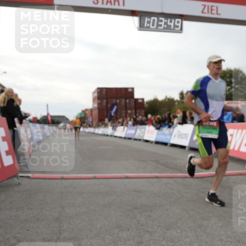 03.10.2025 - Köhlbrandbrückenlauf Yannick Fuchs http://msf.ph/oto/8992992 03.10.2025 16:03:47 Ziel 7409, 7811, 8980, 8981, 9405, 9473, 9672, 9730, 9746 meine-sportfotos.de