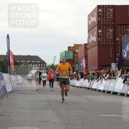 03.10.2025 - Köhlbrandbrückenlauf Yannick Fuchs http://msf.ph/oto/8992998 03.10.2025 16:03:47 Ziel 7409, 7811, 8980, 8981, 9405, 9473, 9672, 9730, 9746 meine-sportfotos.de