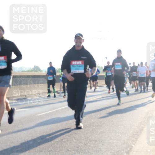 03.10.2025 - Köhlbrandbrückenlauf Luisa Fischer http://msf.ph/oto/8993003 03.10.2025 10:18:54 Position 3  meine-sportfotos.de