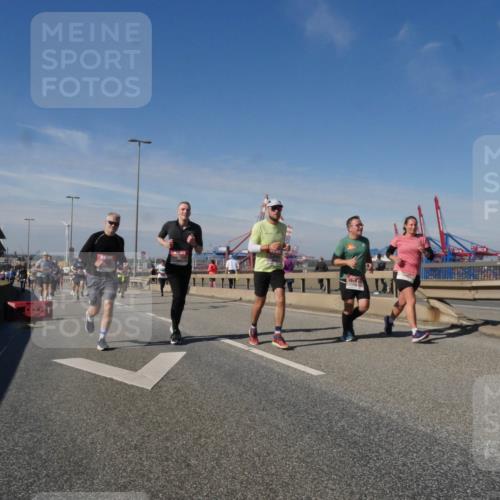 03.10.2025 - Köhlbrandbrückenlauf Matties Gatica Varas http://msf.ph/oto/8993010 03.10.2025 12:45:26 Position 2  meine-sportfotos.de