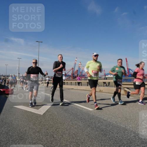03.10.2025 - Köhlbrandbrückenlauf Matties Gatica Varas http://msf.ph/oto/8993013 03.10.2025 12:45:27 Position 2 118 meine-sportfotos.de