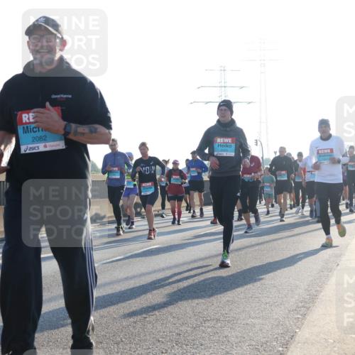 03.10.2025 - Köhlbrandbrückenlauf Luisa Fischer http://msf.ph/oto/8993014 03.10.2025 10:18:55 Position 3 2082, 2323, 1 meine-sportfotos.de