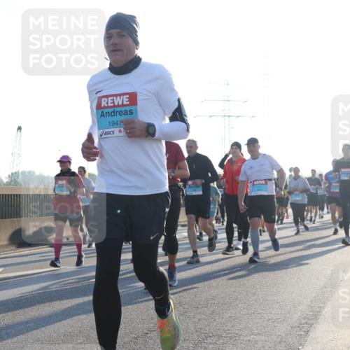 03.10.2025 - Köhlbrandbrückenlauf Luisa Fischer http://msf.ph/oto/8993041 03.10.2025 10:18:58 Position 3 1947, 1 meine-sportfotos.de