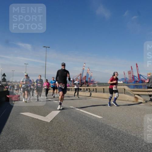 03.10.2025 - Köhlbrandbrückenlauf Matties Gatica Varas http://msf.ph/oto/8993042 03.10.2025 12:45:30 Position 2  meine-sportfotos.de