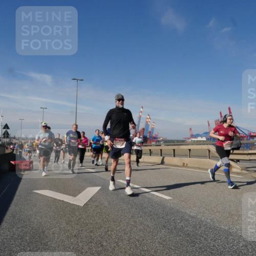 03.10.2025 - Köhlbrandbrückenlauf Matties Gatica Varas http://msf.ph/oto/8993046 03.10.2025 12:45:30 Position 2  meine-sportfotos.de